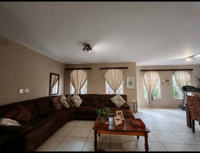 3 BEDROOM TOWNHOUSE FOR SALE IN THREE RIVERS PROPER
